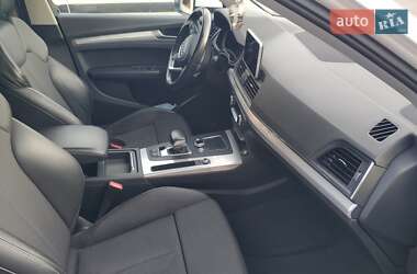 Внедорожник / Кроссовер Audi Q5 2017 в 