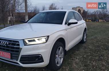 Внедорожник / Кроссовер Audi Q5 2017 в 