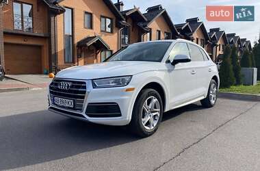Внедорожник / Кроссовер Audi Q5 2018 в 
