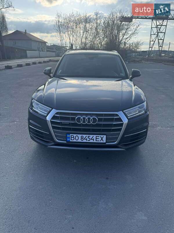Внедорожник / Кроссовер Audi Q5 2017 в 