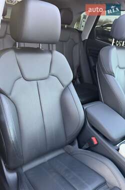 Внедорожник / Кроссовер Audi Q5 2018 в 