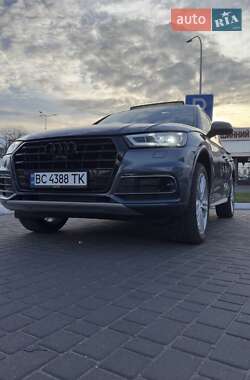 Внедорожник / Кроссовер Audi Q5 2018 в 