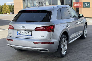 Внедорожник / Кроссовер Audi Q5 2018 в 
