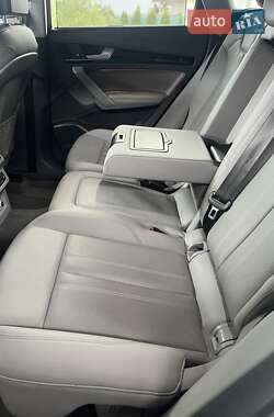 Внедорожник / Кроссовер Audi Q5 2018 в 