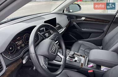 Внедорожник / Кроссовер Audi Q5 2018 в 