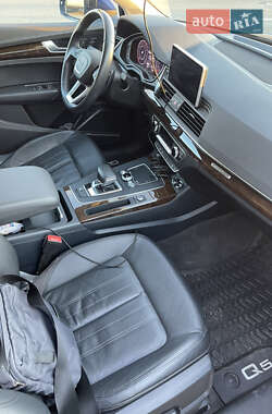 Внедорожник / Кроссовер Audi Q5 2018 в 