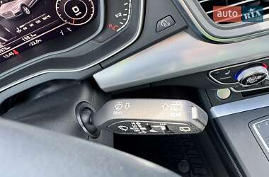 Позашляховик / Кросовер Audi Q5 2019 в 