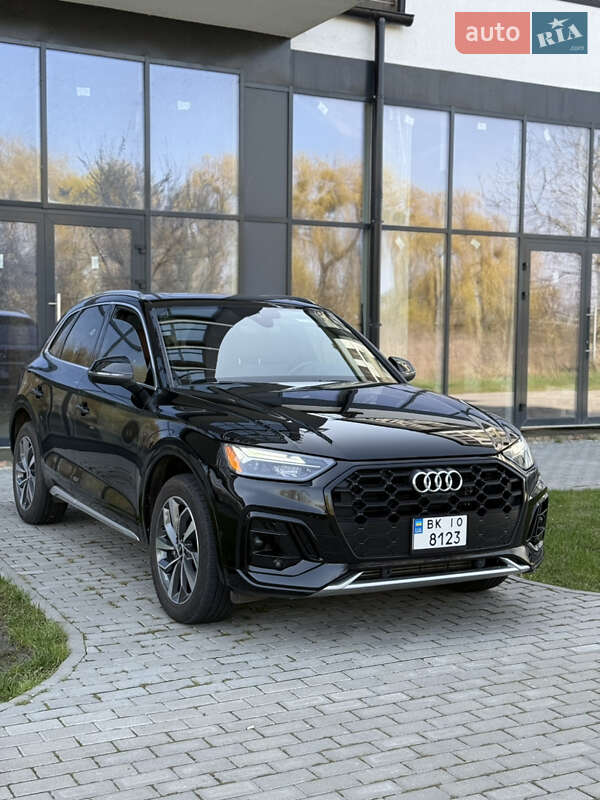Позашляховик / Кросовер Audi Q5 2021 в Рівному
