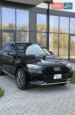 Внедорожник / Кроссовер Audi Q5 2021 в 