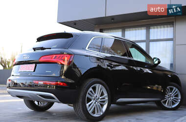 Внедорожник / Кроссовер Audi Q5 2019 в 