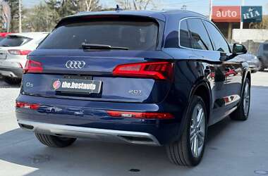 Внедорожник / Кроссовер Audi Q5 2018 в 