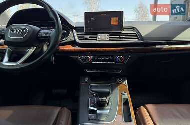 Внедорожник / Кроссовер Audi Q5 2018 в 