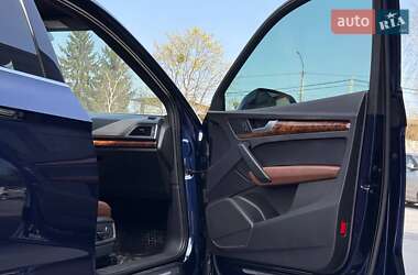 Внедорожник / Кроссовер Audi Q5 2018 в 