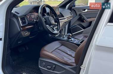 Внедорожник / Кроссовер Audi Q5 2017 в 