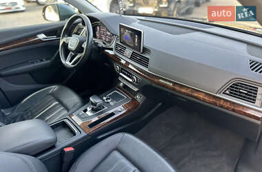 Внедорожник / Кроссовер Audi Q5 2018 в 