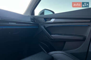 Внедорожник / Кроссовер Audi Q5 2019 в 