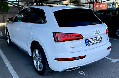 Внедорожник / Кроссовер Audi Q5 2018 в 