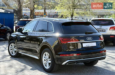 Внедорожник / Кроссовер Audi Q5 2022 в 