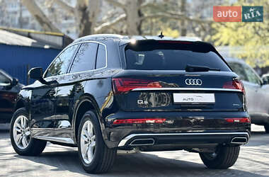 Внедорожник / Кроссовер Audi Q5 2022 в 