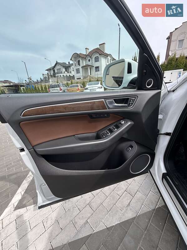 Внедорожник / Кроссовер Audi Q5 2015 в Ровно