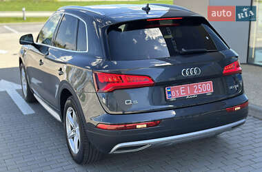 Внедорожник / Кроссовер Audi Q5 2020 в 