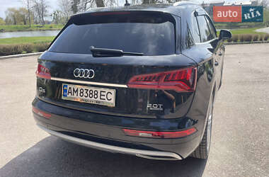 Внедорожник / Кроссовер Audi Q5 2018 в 