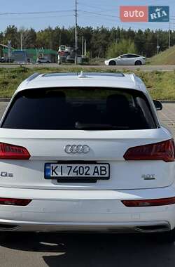 Внедорожник / Кроссовер Audi Q5 2017 в 