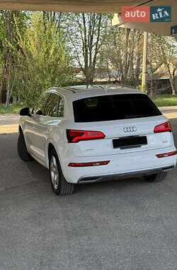 Внедорожник / Кроссовер Audi Q5 2017 в 