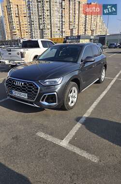Внедорожник / Кроссовер Audi Q5 2021 в 