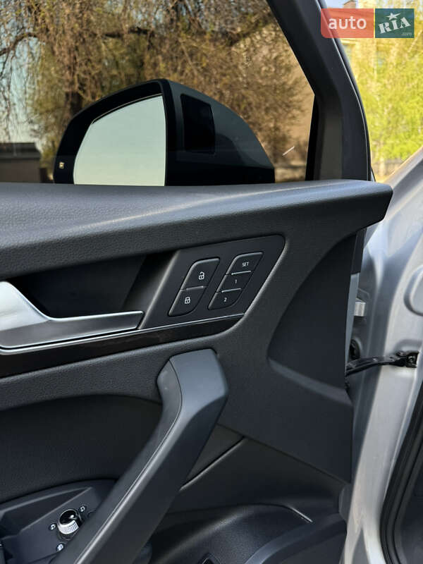 Внедорожник / Кроссовер Audi Q5 2018 в Каменском