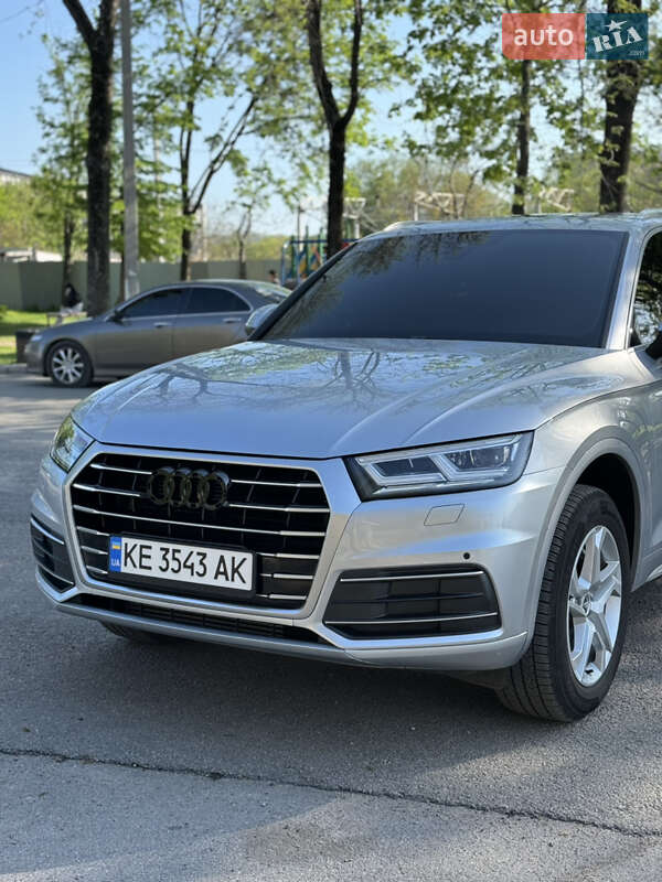 Внедорожник / Кроссовер Audi Q5 2018 в Каменском