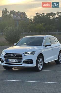 Внедорожник / Кроссовер Audi Q5 2017 в 