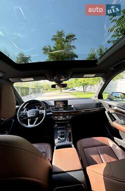 Внедорожник / Кроссовер Audi Q5 2017 в 