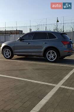Позашляховик / Кросовер Audi Q5 2013 в 