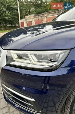Позашляховик / Кросовер Audi Q5 2017 в 