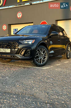 Внедорожник / Кроссовер Audi Q5 2020 в 