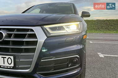 Внедорожник / Кроссовер Audi Q5 2017 в 
