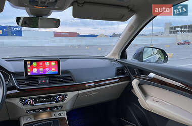 Внедорожник / Кроссовер Audi Q5 2017 в 