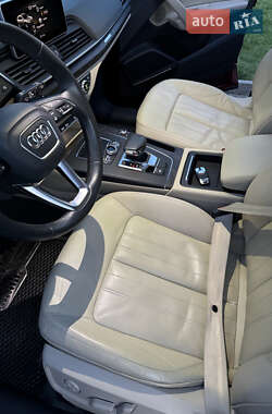Внедорожник / Кроссовер Audi Q5 2017 в Луцке
