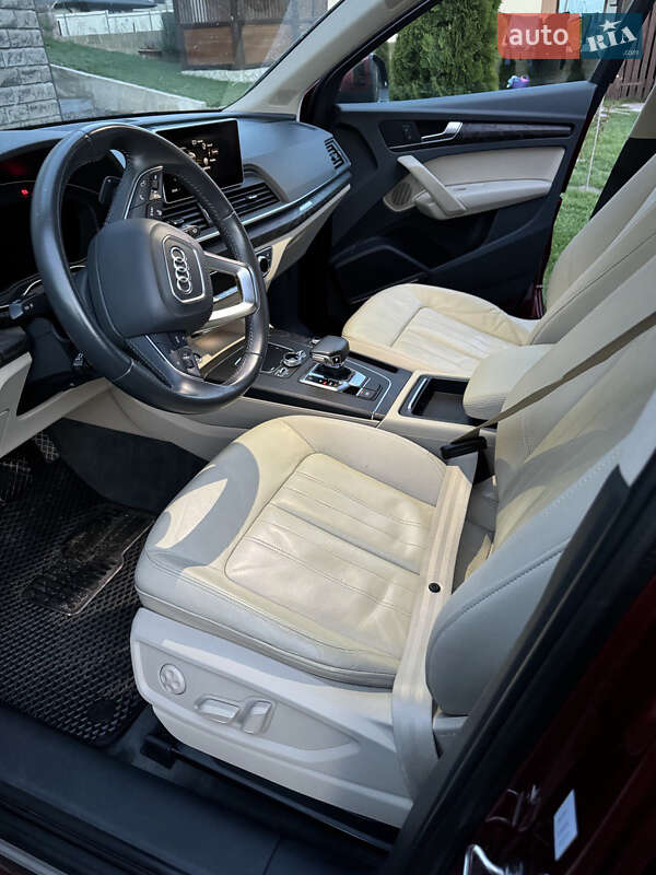 Внедорожник / Кроссовер Audi Q5 2017 в Луцке