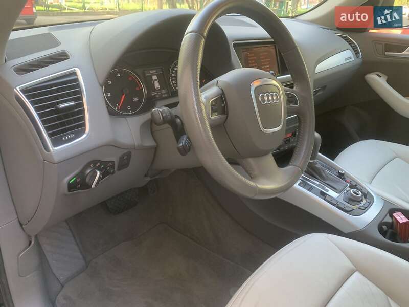 Позашляховик / Кросовер Audi Q5 2011 в Рівному