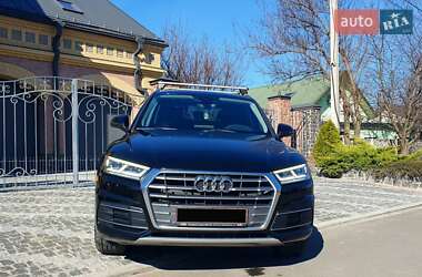 Внедорожник / Кроссовер Audi Q5 2018 в 