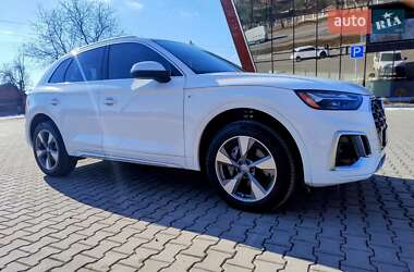 Внедорожник / Кроссовер Audi Q5 2021 в 