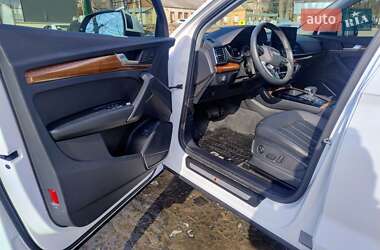 Внедорожник / Кроссовер Audi Q5 2021 в 