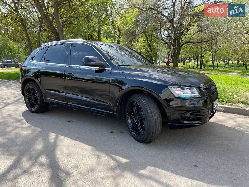 Внедорожник / Кроссовер Audi Q5 2011 в Запорожье