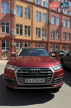 Внедорожник / Кроссовер Audi Q5 2017 в 