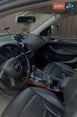 Внедорожник / Кроссовер Audi Q5 2011 в 