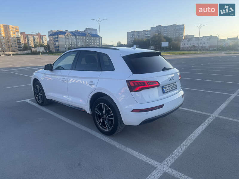 Внедорожник / Кроссовер Audi Q5 2019 в Каменец-Подольском