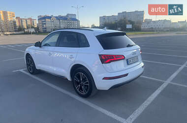 Позашляховик / Кросовер Audi Q5 2019 в 
