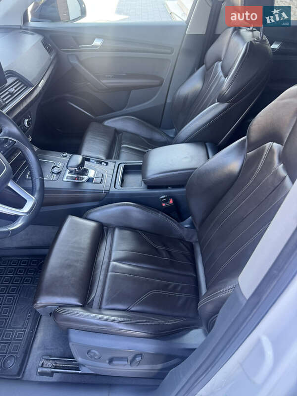 Внедорожник / Кроссовер Audi Q5 2019 в Каменец-Подольском